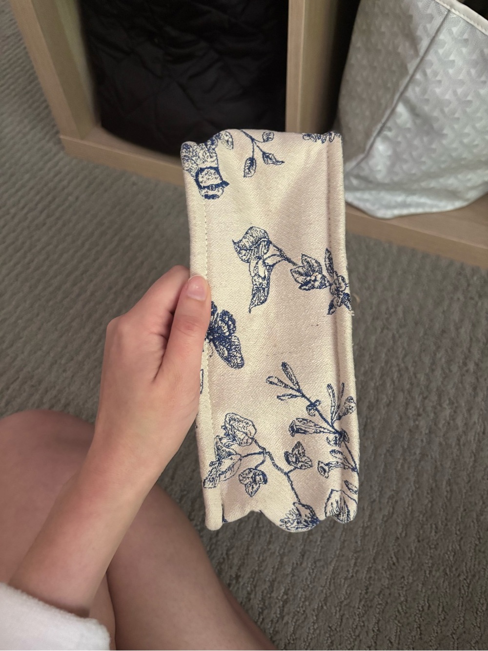 Mini Canvas Floral Tote with adjustable strap - Picture 5 of 5